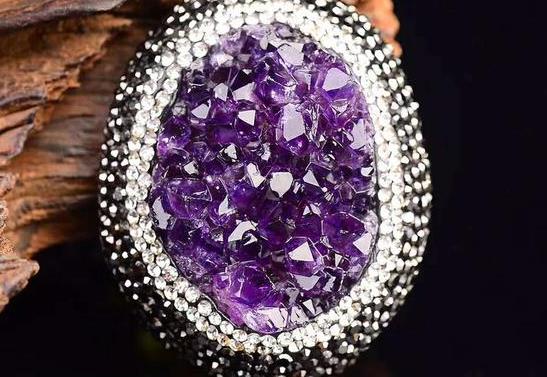紫水晶是宝石吗(是天然的吗)？