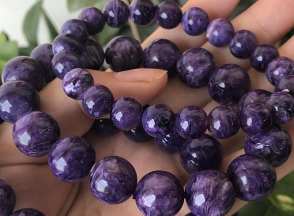 紫龙晶是什么材质(是查罗石吗)？